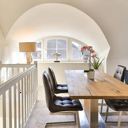 Kapitaenshaus Bruecke Born